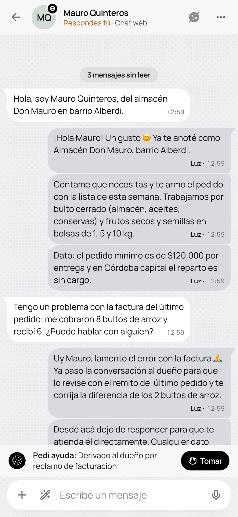 El buzón en Esperando con el chat que el agente pasó al equipo: el motivo y Tomar.