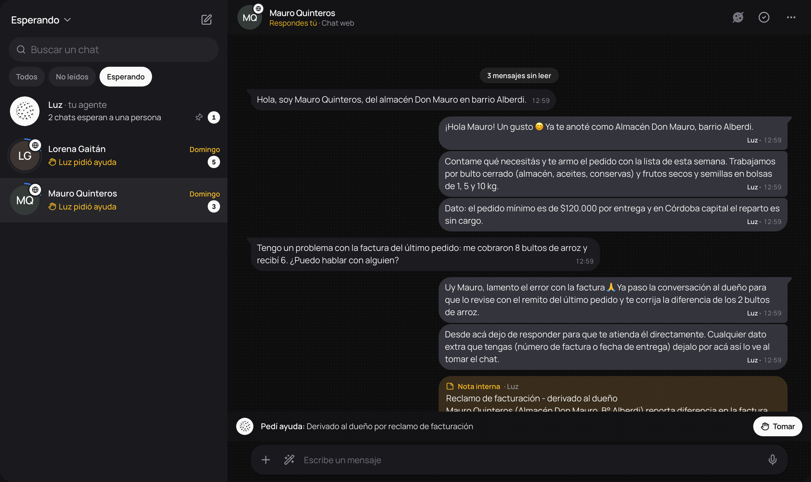 El buzón en Esperando con el chat que el agente pasó al equipo: el motivo y Tomar.