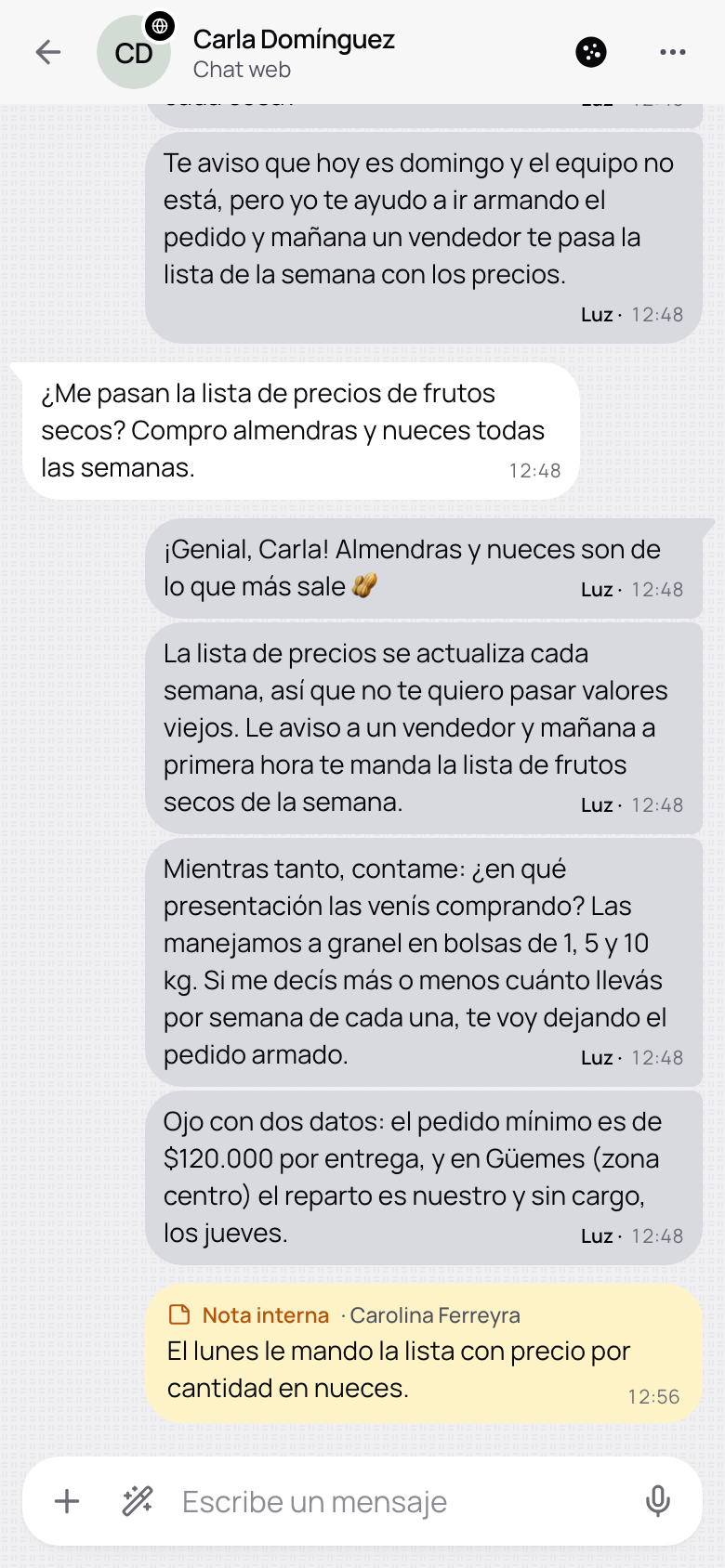 Una nota interna del equipo en el hilo de la conversación, con quién la escribió.