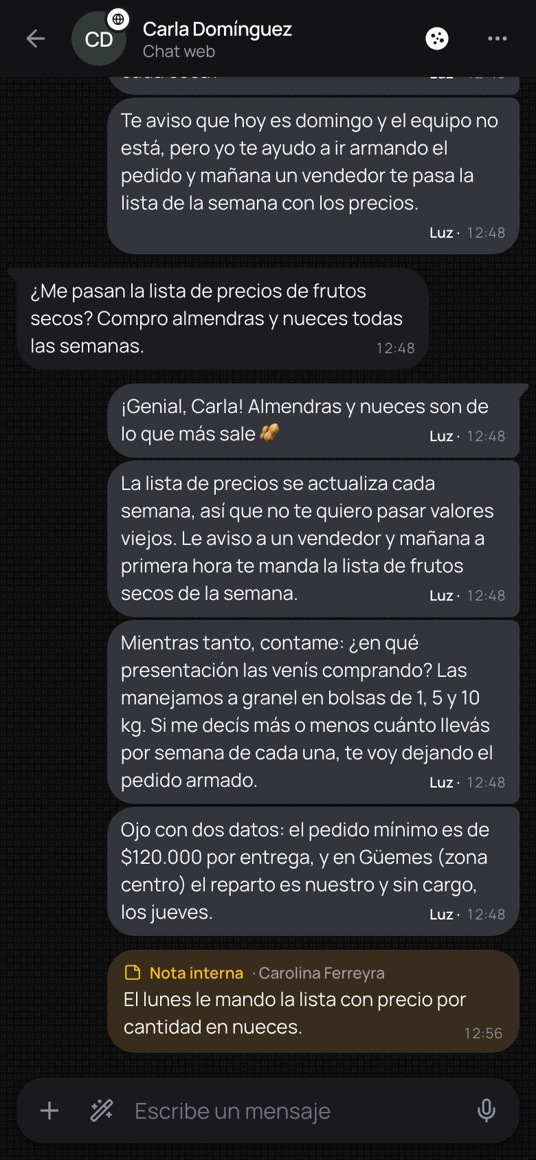 Una nota interna del equipo en el hilo de la conversación, con quién la escribió.