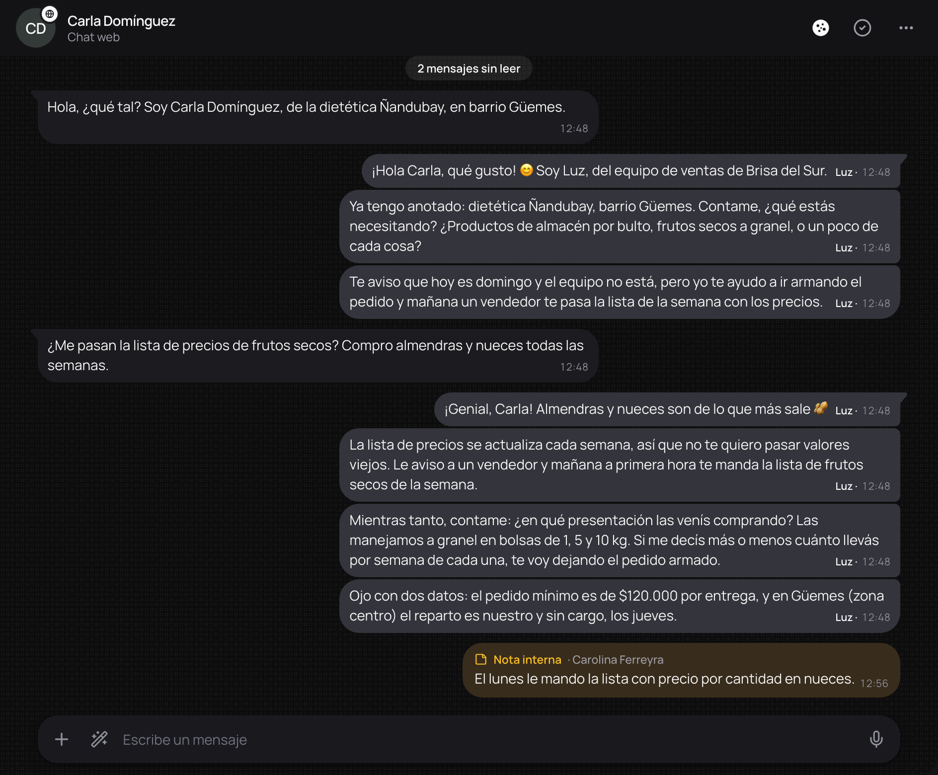 Una nota interna del equipo en el hilo de la conversación, con quién la escribió.