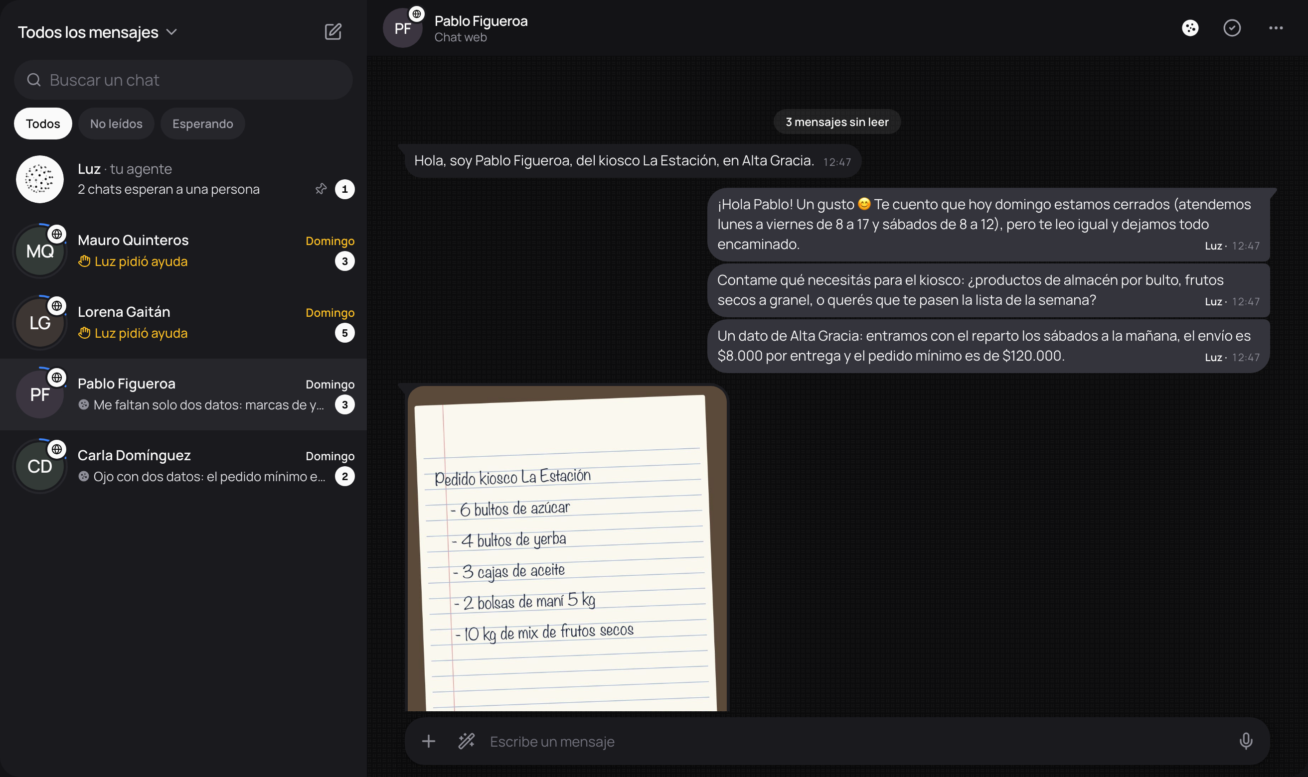 El buzón con una conversación abierta y el campo Escribe un mensaje abajo.